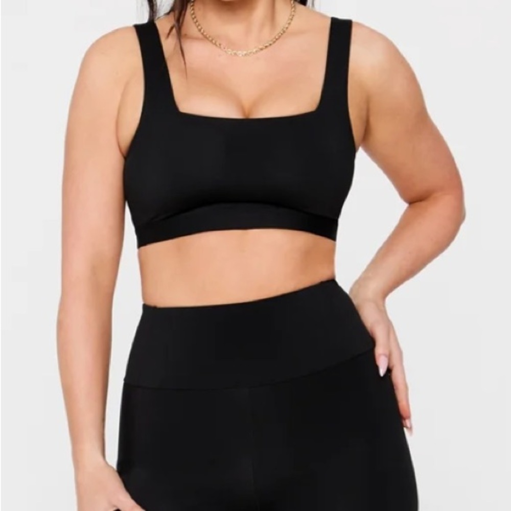 Yitty by Fabletics Ultralift square neck bra color black size Small